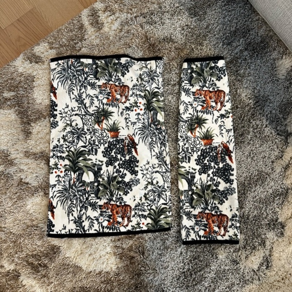 Tropical Print Towel Set with Tigers